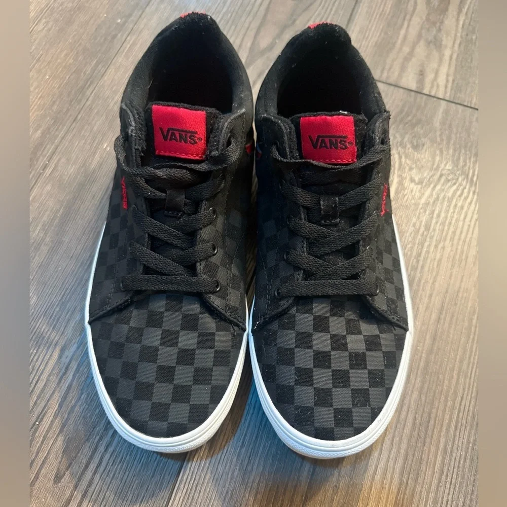 Vans Ward Checkerboard Black Red Low Top Sneakers Youth 7 Mens 6 Womens 8.5